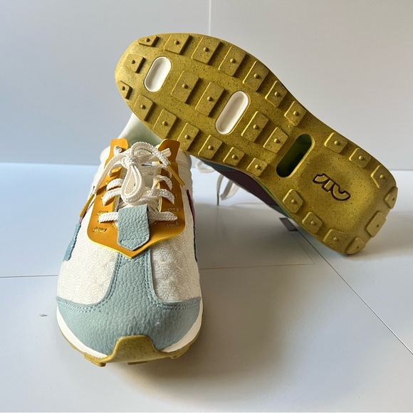 Nike Air Max Pre-Day Sun Club - Picture 4 of 7